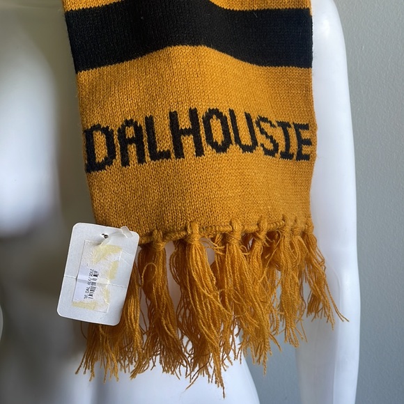 Dalhousie Scarf NWT - Picture 3 of 4